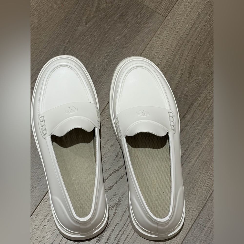 Tory Burch Classic Rain Loafers • Size 7 • Like New • White Waterproof Rubber